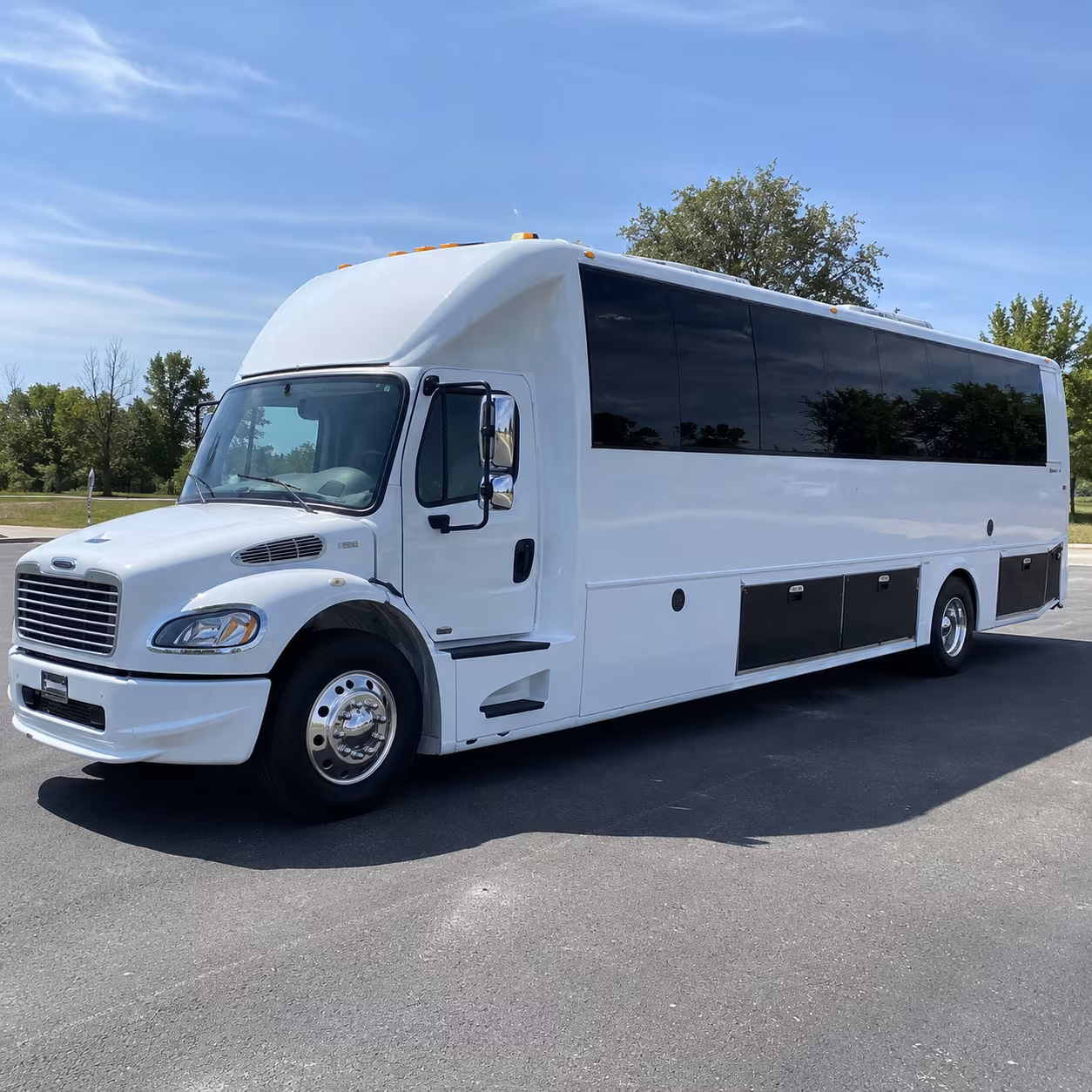 el segundo 40 passenger party bus