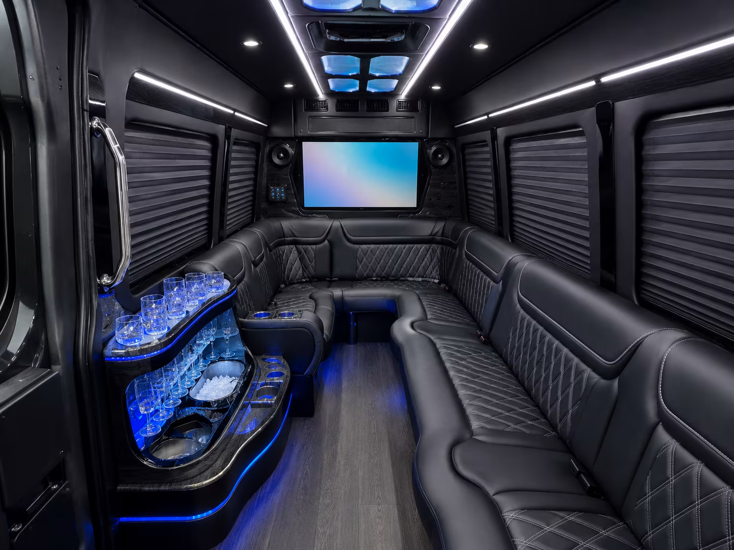 let hawthornecharterbuscompany com handle corporate conference transportation to anaheim and downtown la